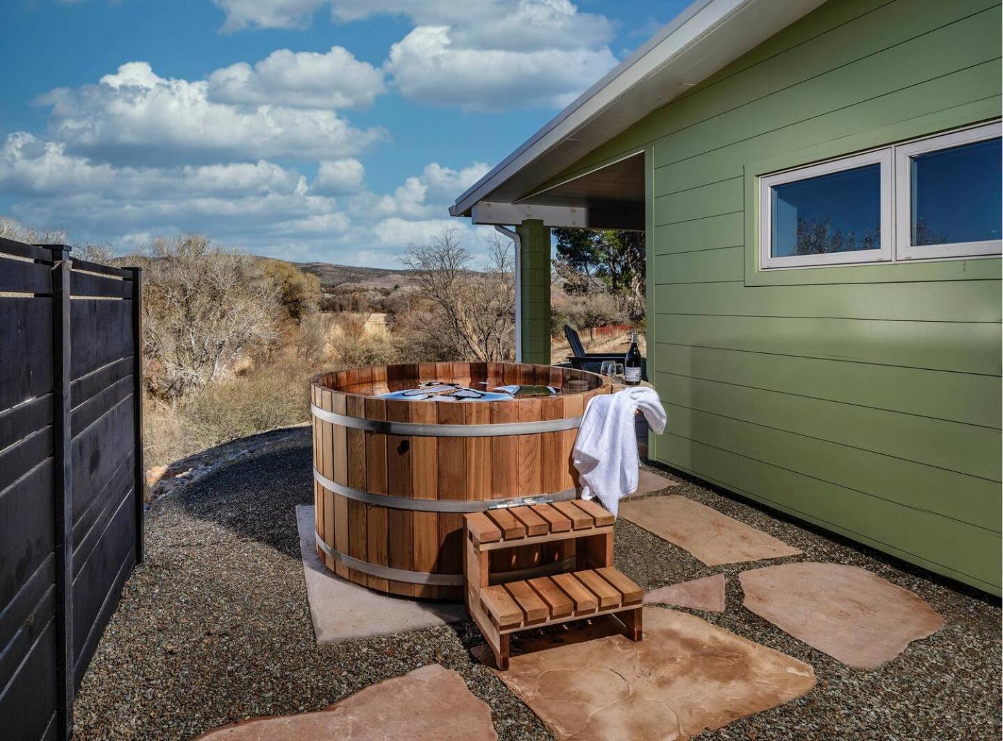Pitchner Place Creekfront Hot Tub Fire Pit Cornville Eksteriør bilde